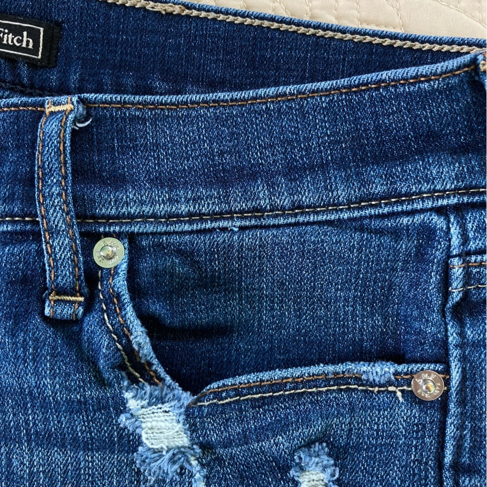 Abercrombie & Fitch Distressed Denim Short Shorts Five Pocket (Size 27) - Picture 4 of 10